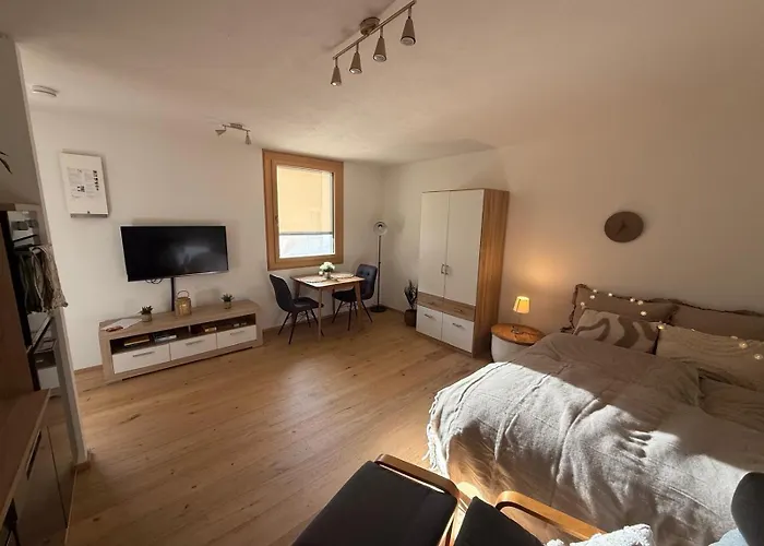 Boho Riverside Retreat * 켐프텐